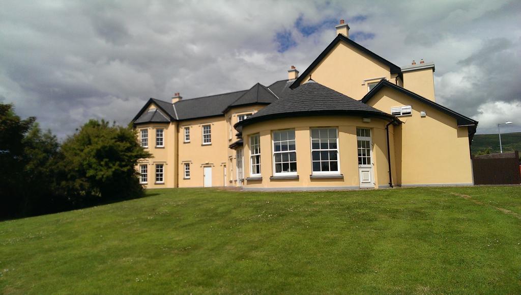 فندق Emlagh House دينغل المظهر الخارجي الصورة
