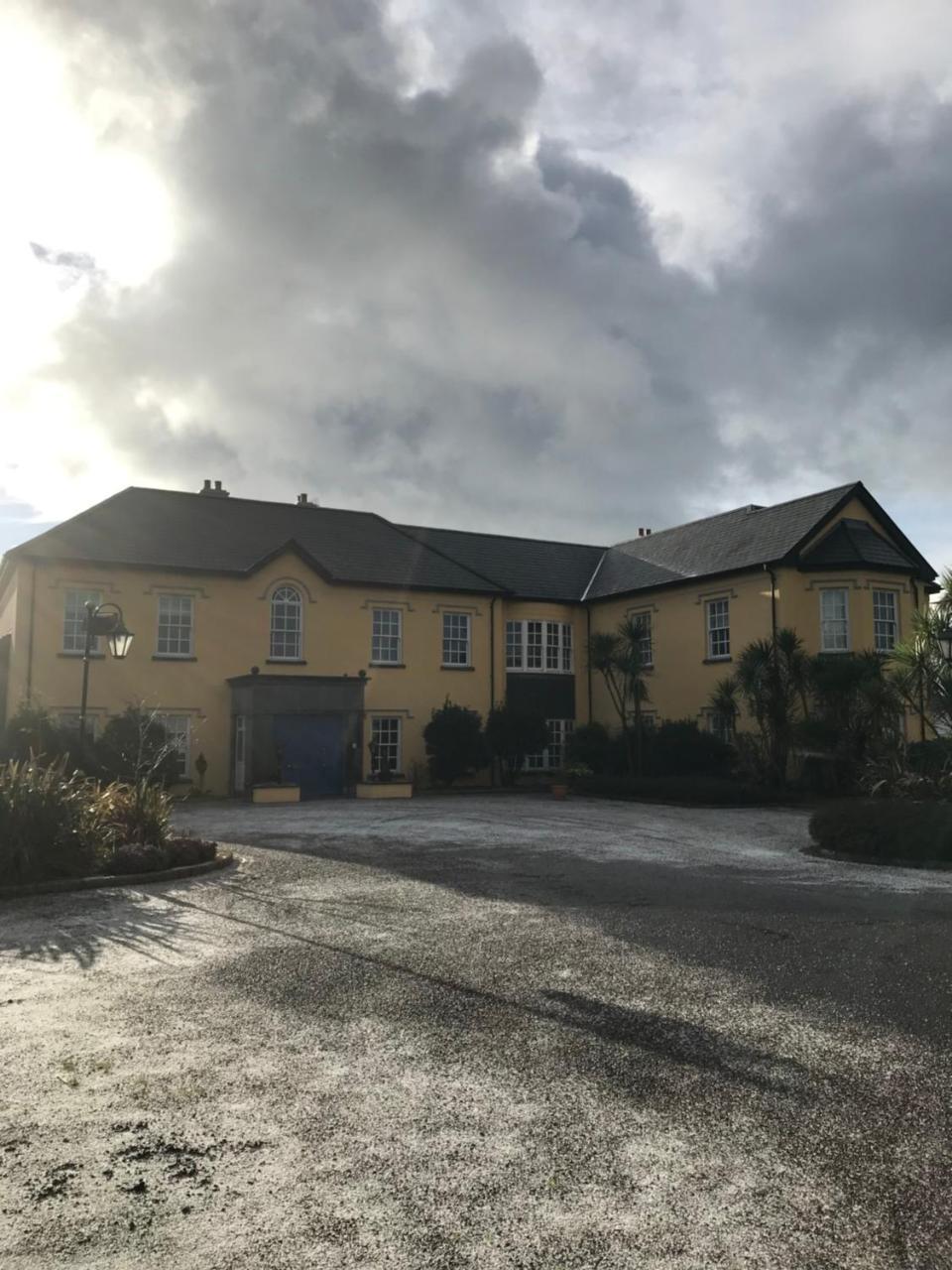 فندق Emlagh House دينغل المظهر الخارجي الصورة