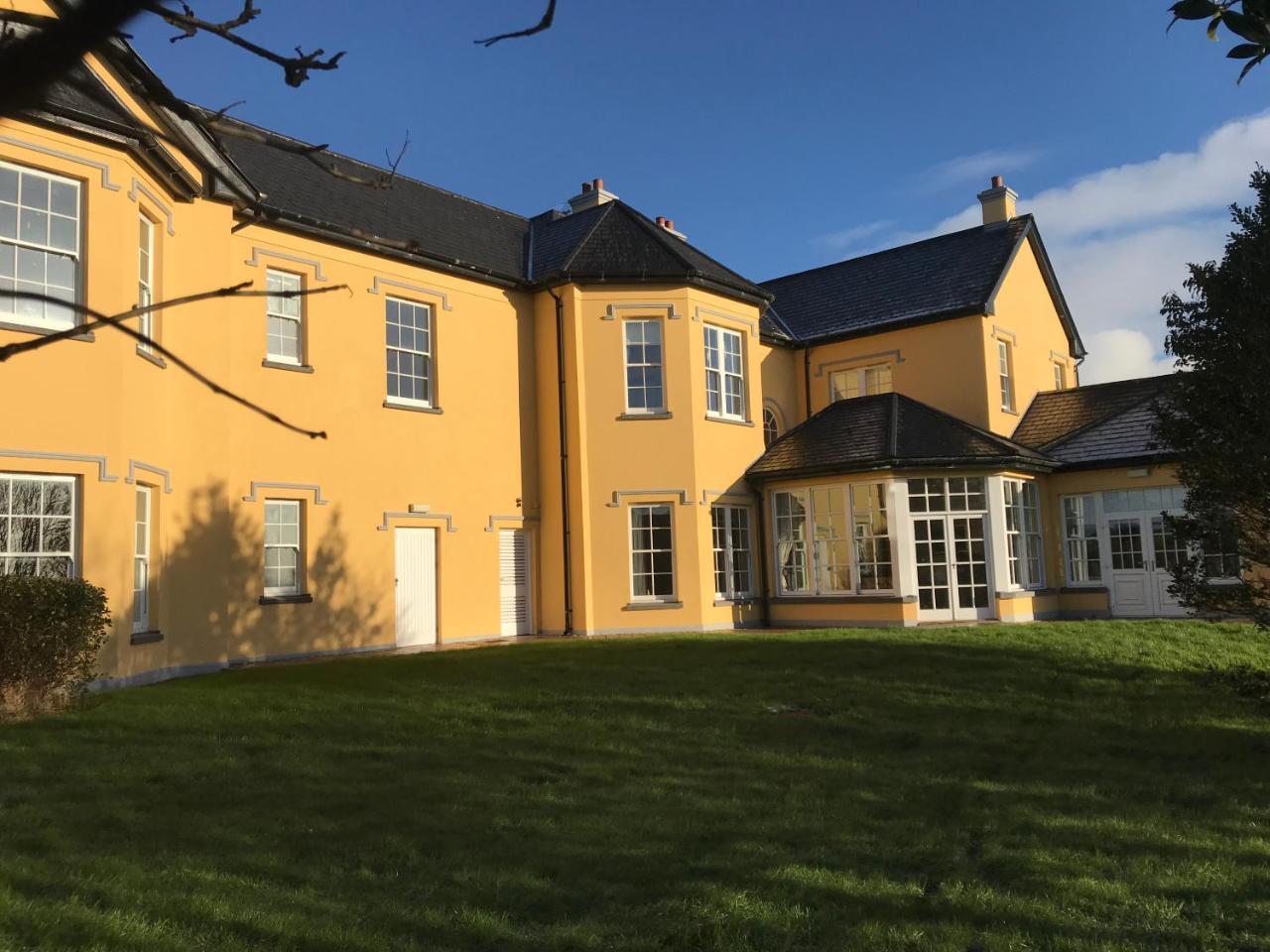 فندق Emlagh House دينغل المظهر الخارجي الصورة